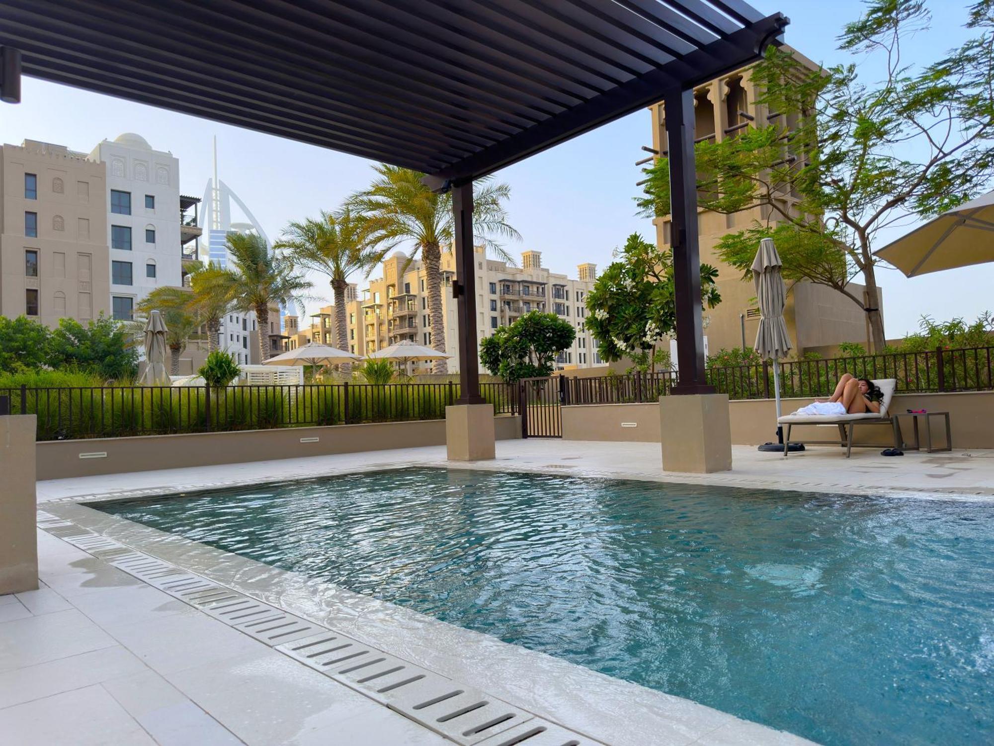 Ultra Luxury Flat With Amazing Pool Near To Burj Apartment